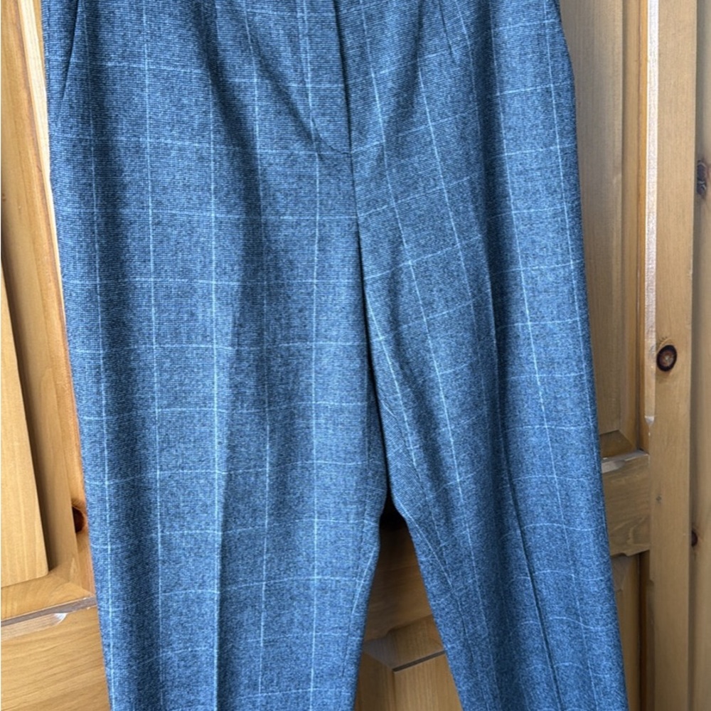Aritzia Babaton Gray Plaid Women's Trousers